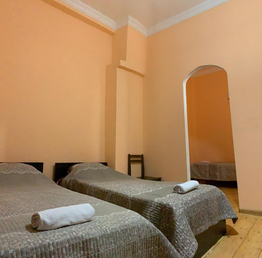 Hotel Kakhaberi Tetritskaro Exteriör bild