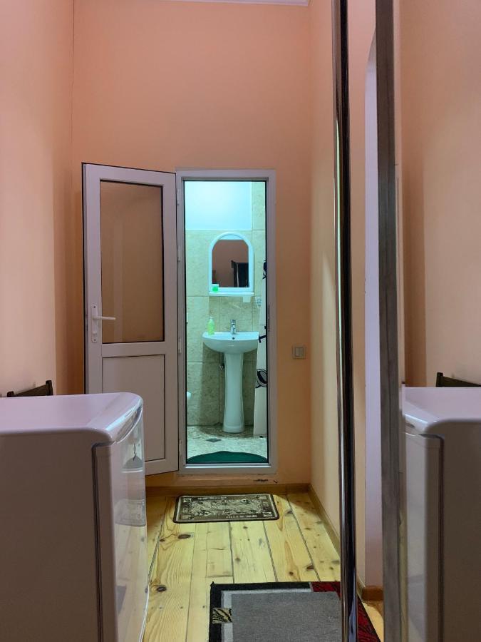 Hotel Kakhaberi Tetritskaro Exteriör bild