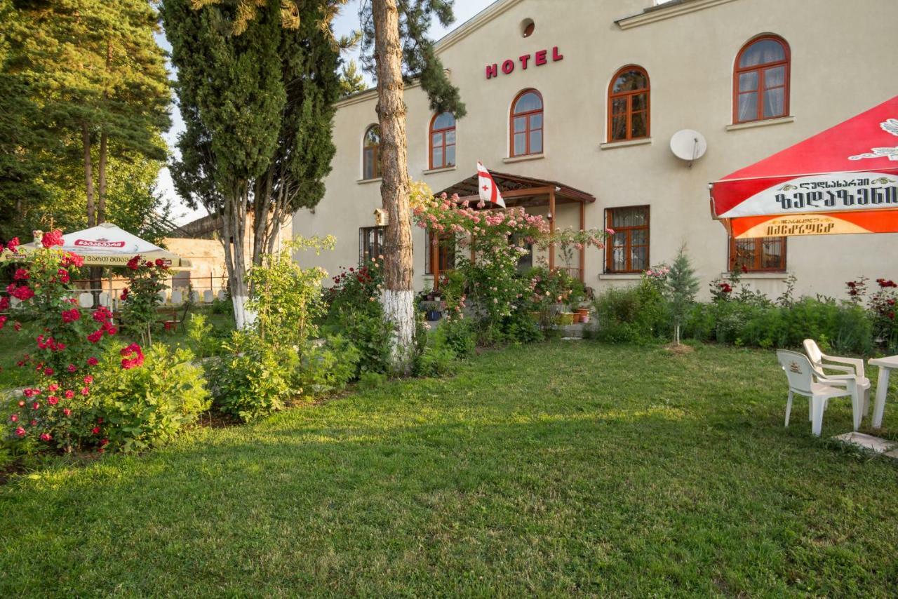 Hotel Kakhaberi Tetritskaro Exteriör bild