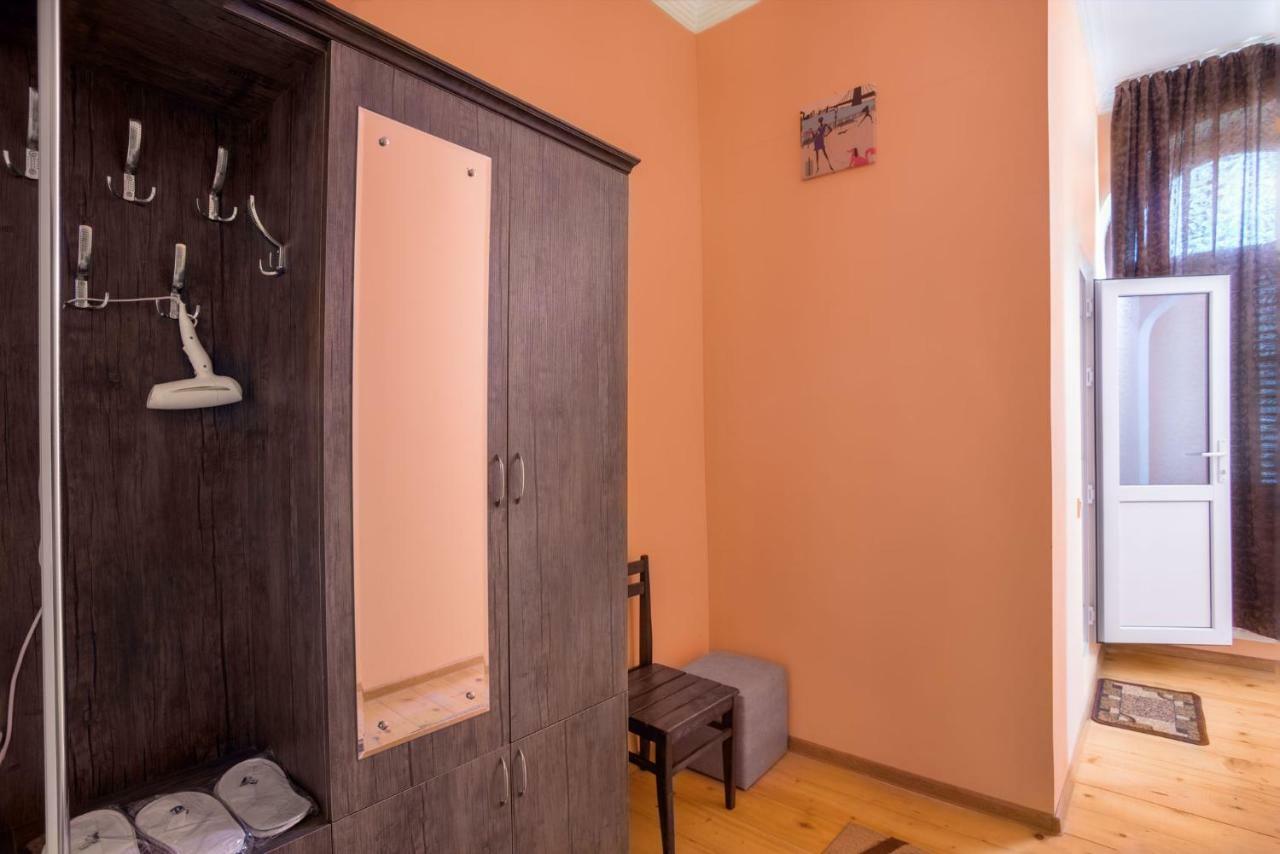 Hotel Kakhaberi Tetritskaro Exteriör bild