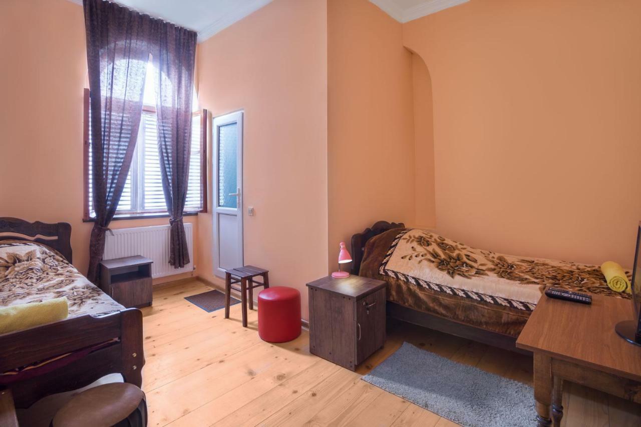 Hotel Kakhaberi Tetritskaro Exteriör bild